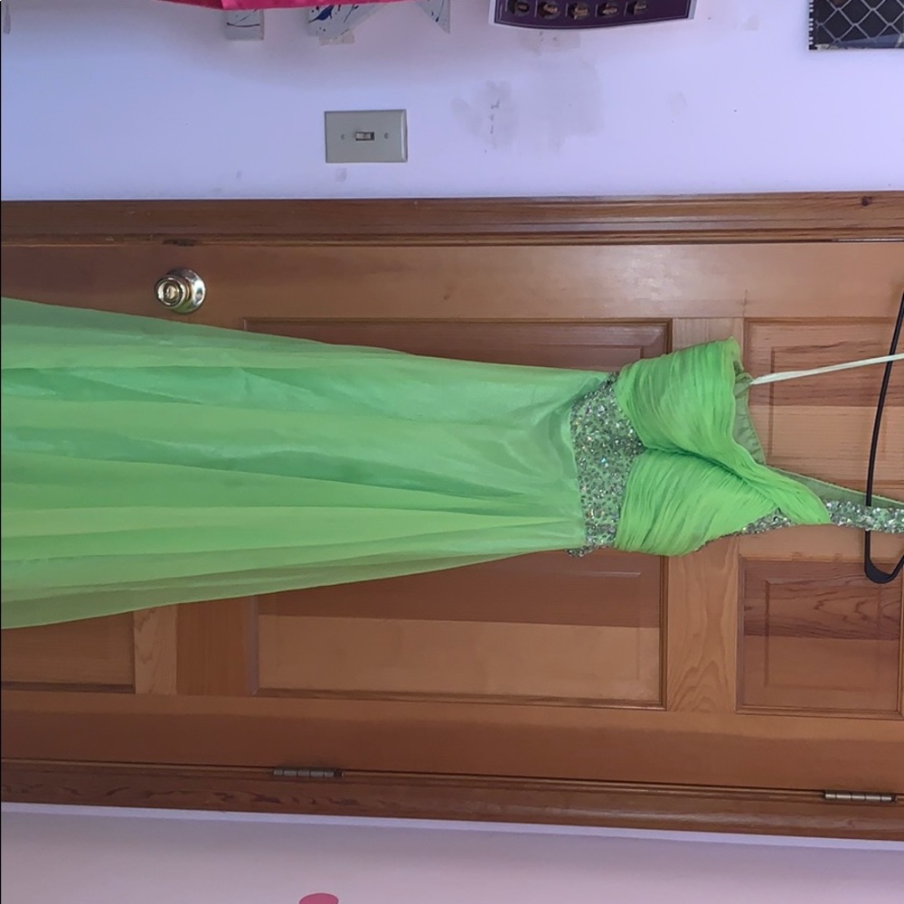 Prom dress - Picture 3 of 6